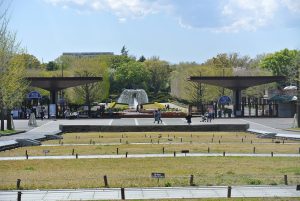 立川口入園ゲート前の景観